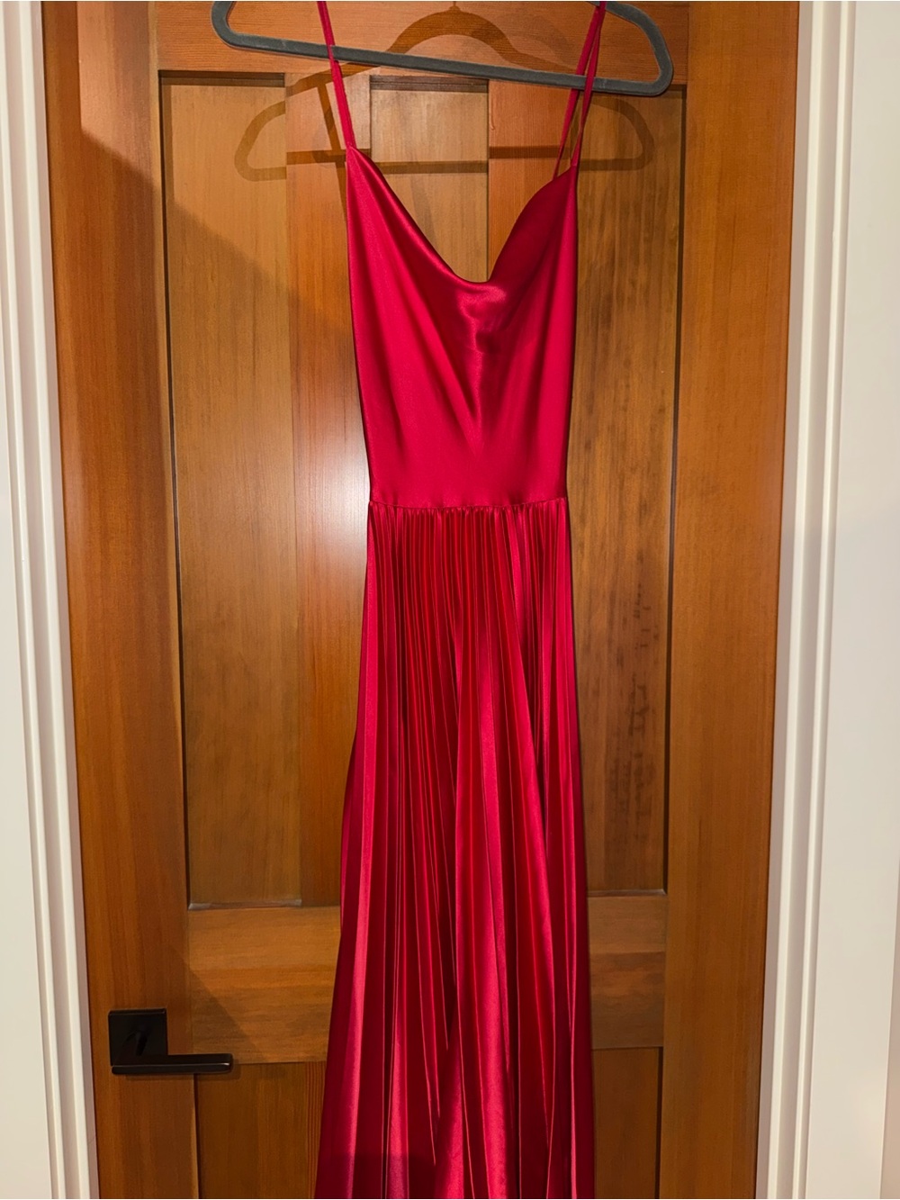 Laundry By Shelli Segal Satin Red cocktail dress with Pleated Skirt. 10